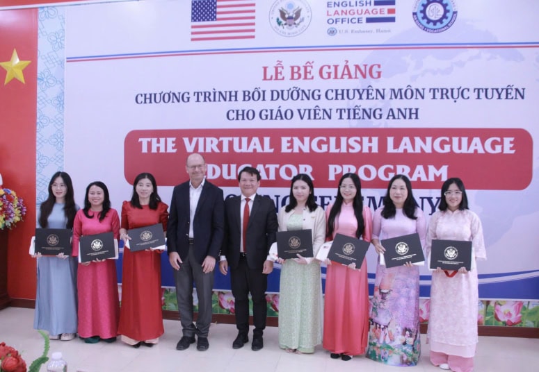 TRƯỜNG TRUNG CẤP AN GIANG 1 TĂNG CƯỜNG NĂNG LỰC NGOẠI NGỮ CHO GIÁO VIÊN QUA CHƯƠNG TRÌNH HỖ TRỢ TỪ HOA KỲ